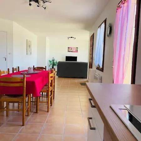 Maison 6 Personnes Piscine Privee Proche Sarlat Holiday home *